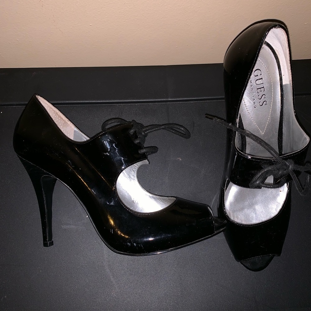 Guess size 7 1/2 black heels